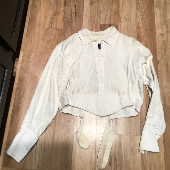 White button down crop top *offers welcome* - Picture 1 of 3